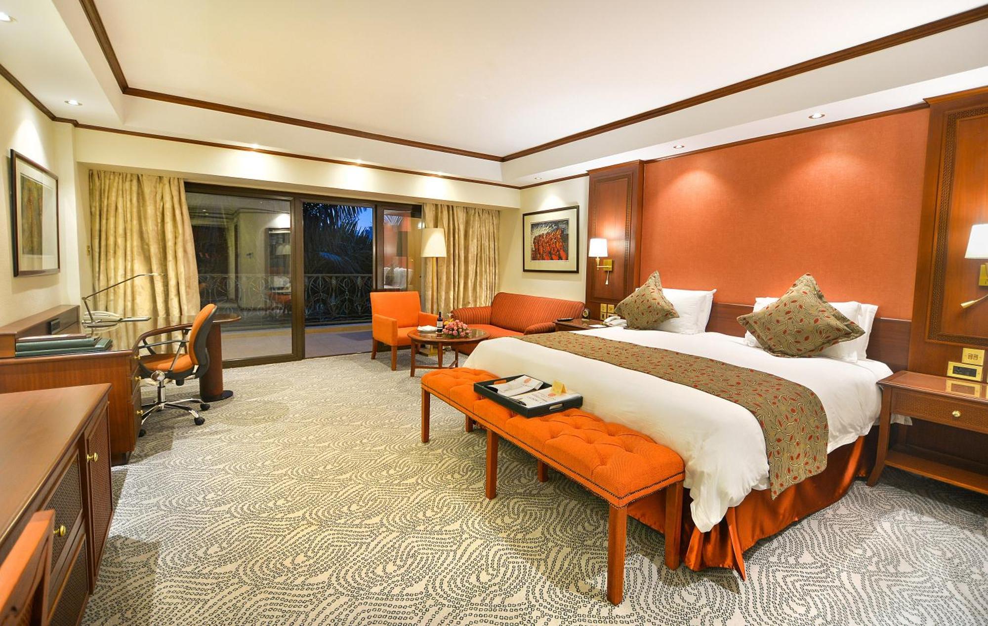 Serena 5* Kampala