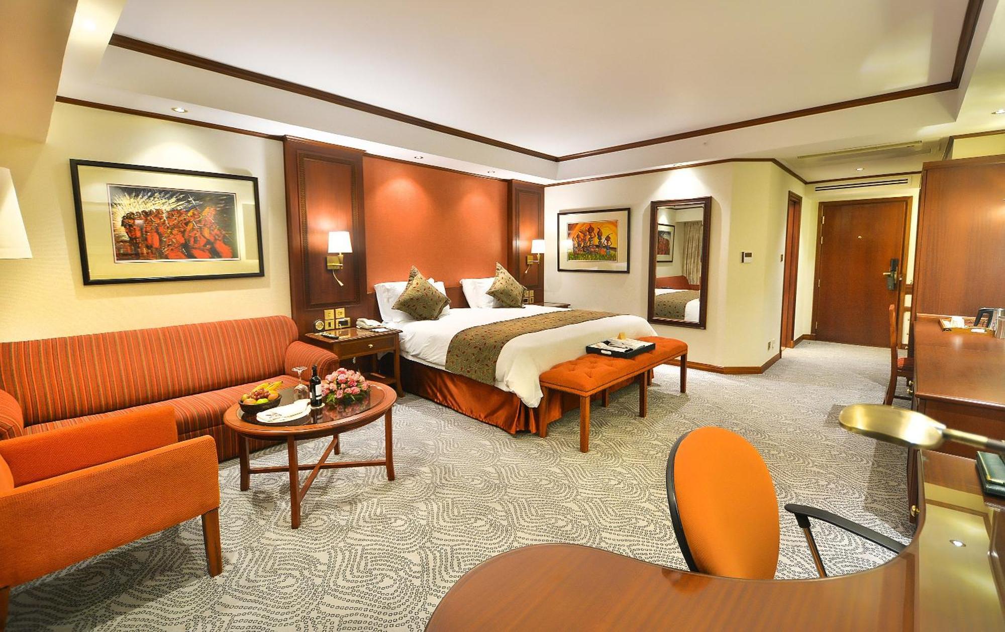 Serena Hotel 5*