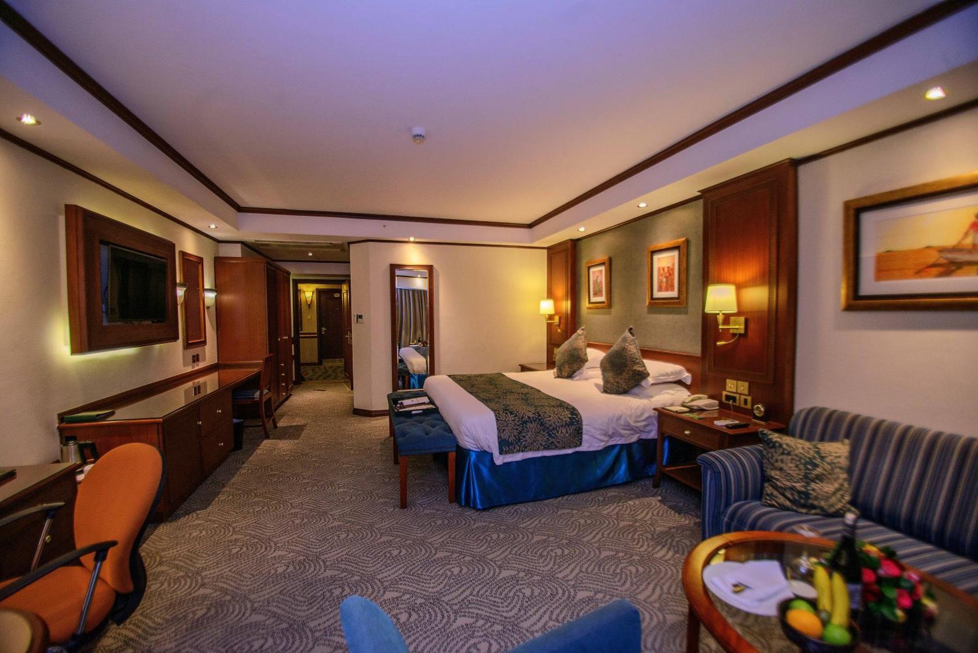 Serena Hotel