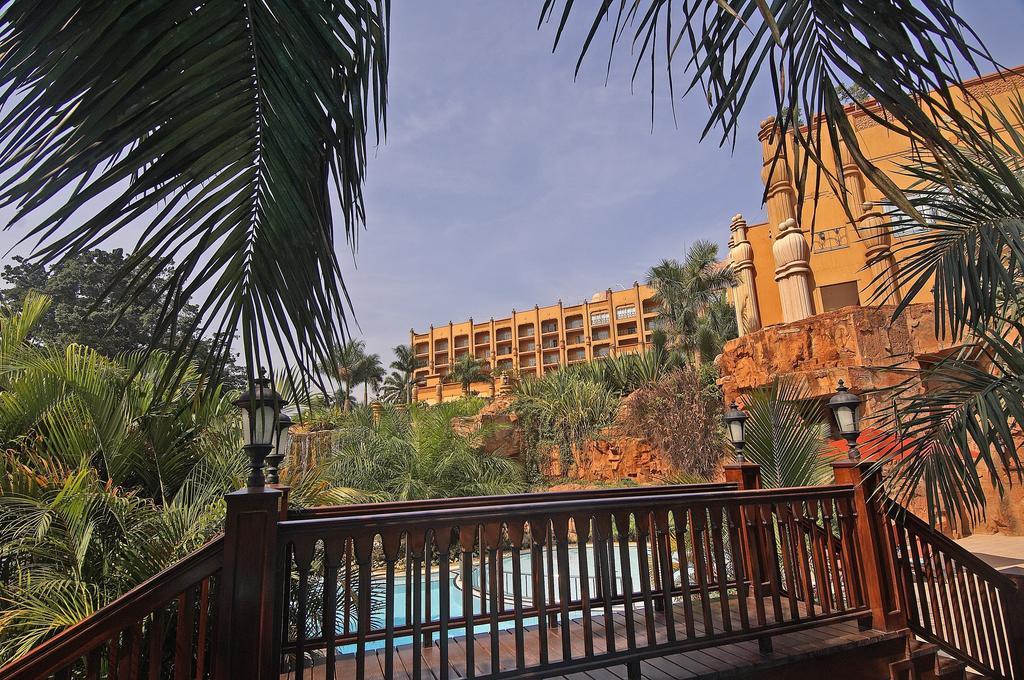 Serena 5* Kampala